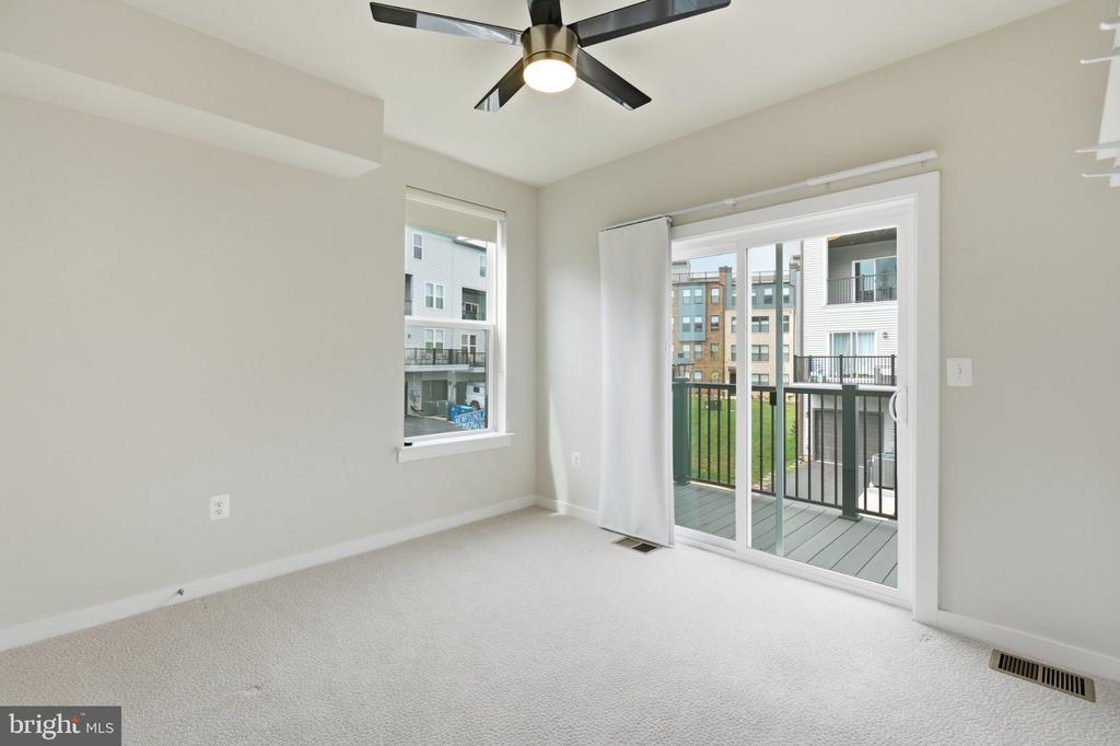 44481 WOLFHOUND SQUARE