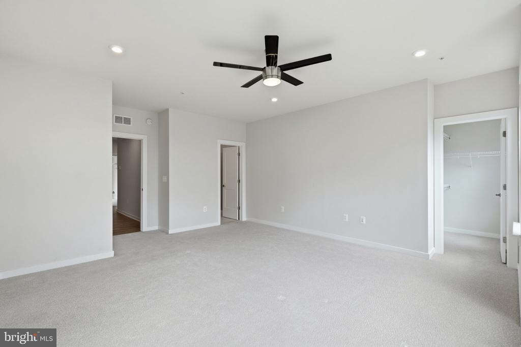 44481 WOLFHOUND SQUARE