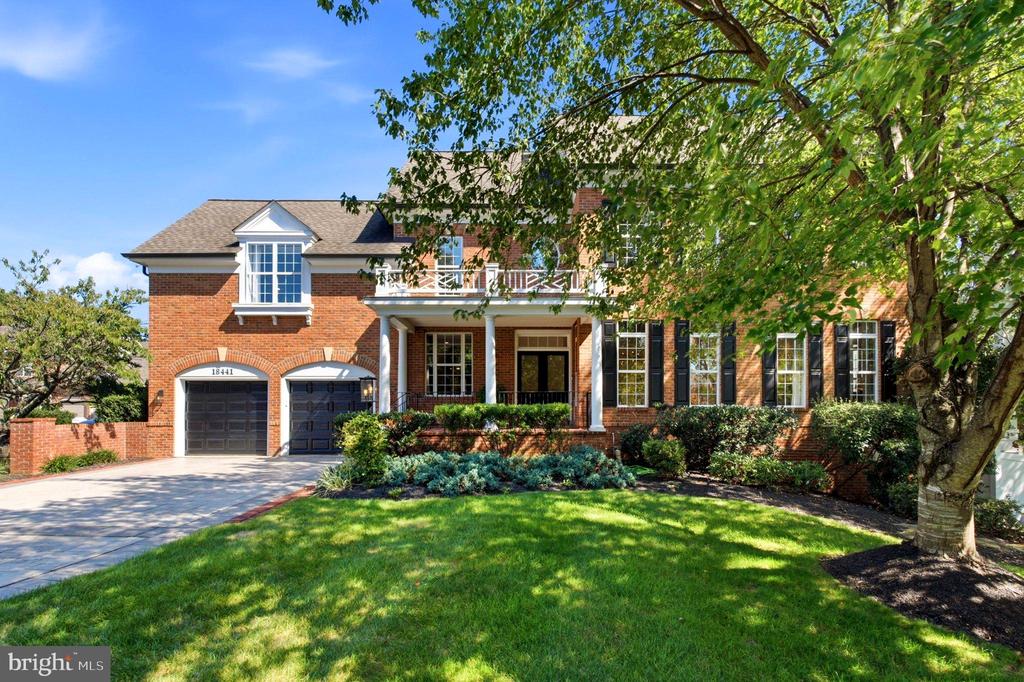 18441 LANIER ISLAND SQUARE