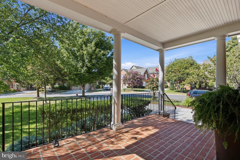 18441 LANIER ISLAND SQUARE