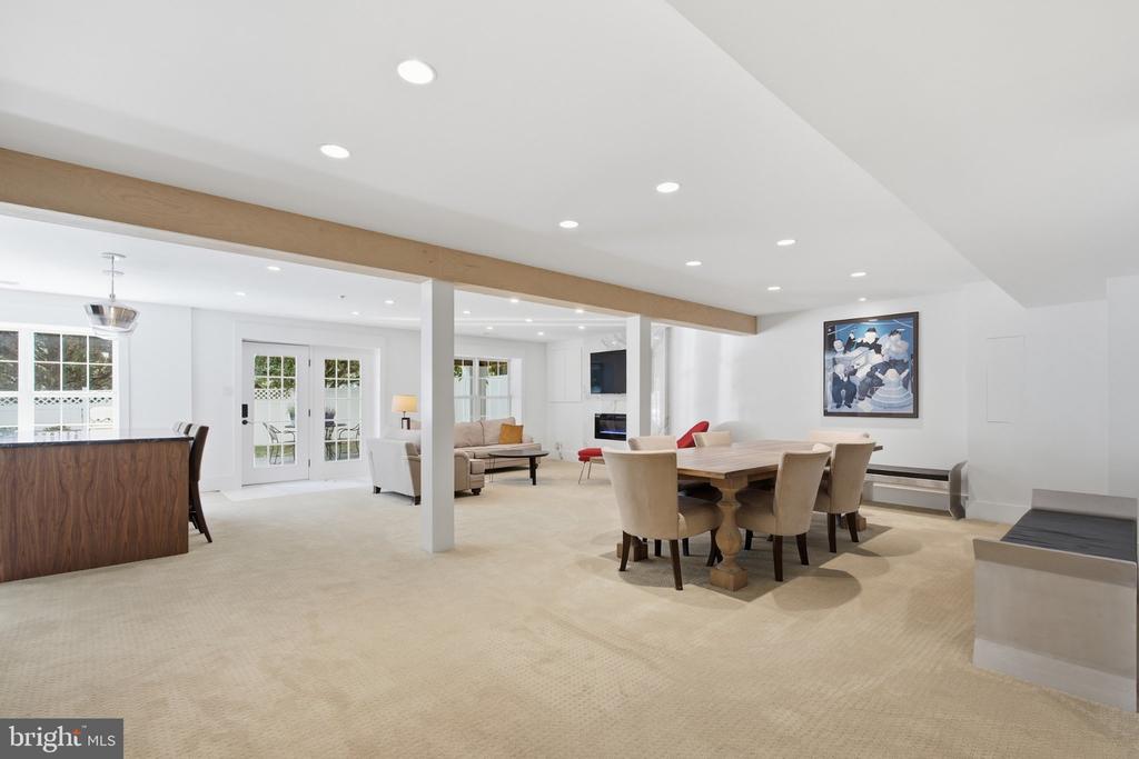 18441 LANIER ISLAND SQUARE