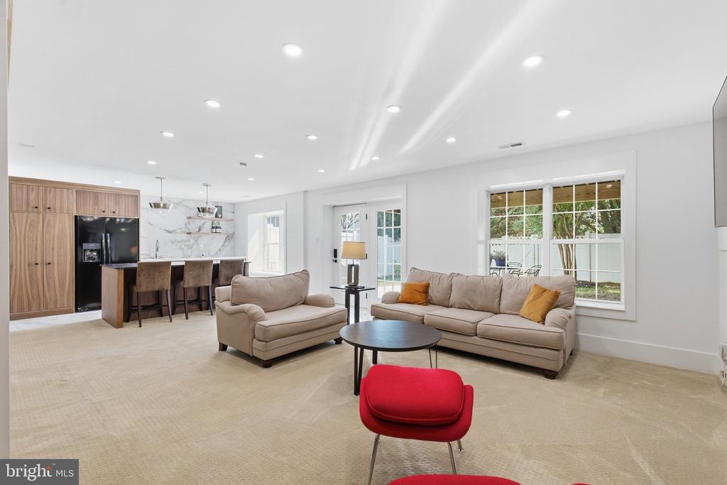 18441 LANIER ISLAND SQUARE