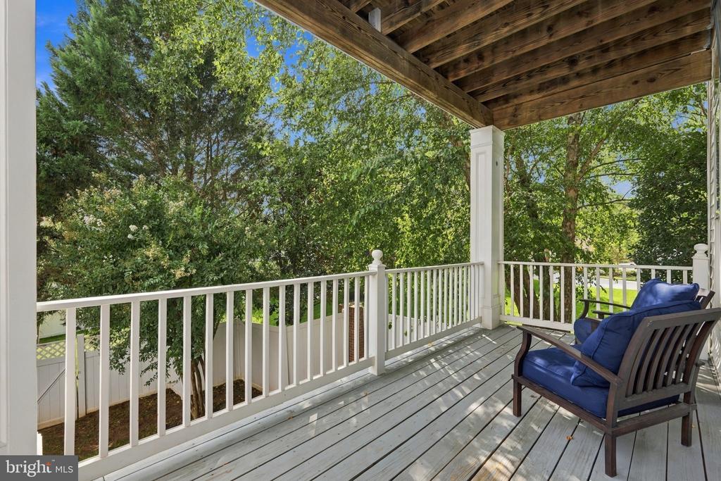 18441 LANIER ISLAND SQUARE