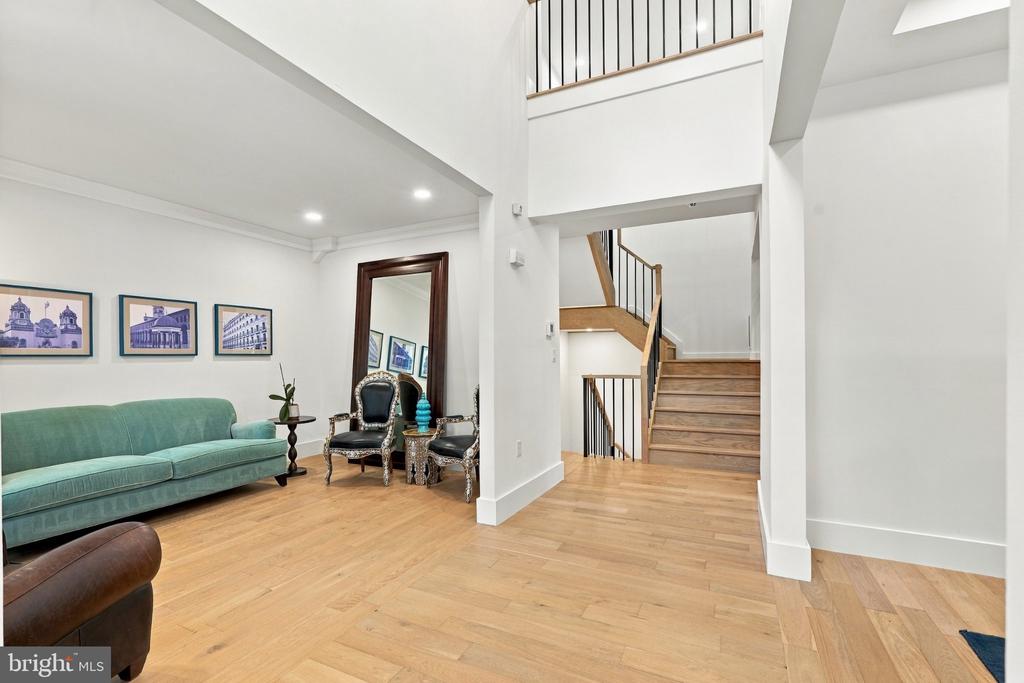 18441 LANIER ISLAND SQUARE