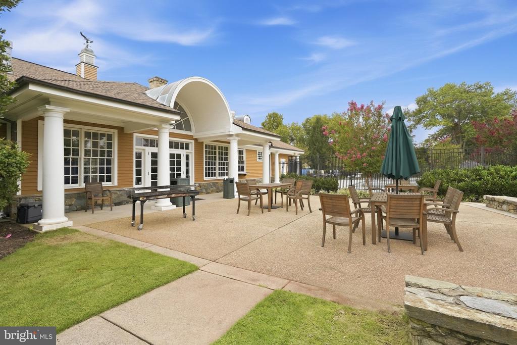 18441 LANIER ISLAND SQUARE
