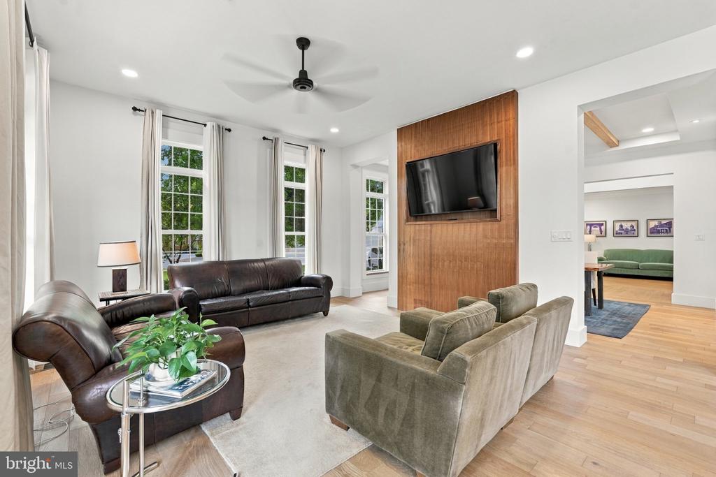 18441 LANIER ISLAND SQUARE