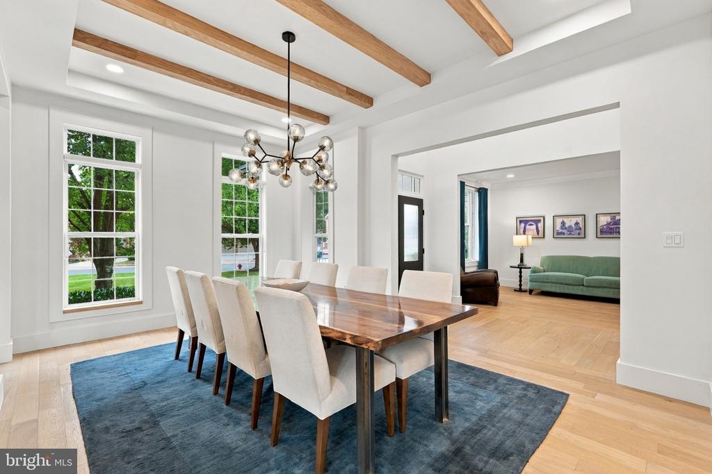 18441 LANIER ISLAND SQUARE