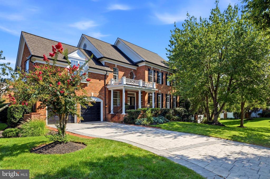 18441 LANIER ISLAND SQUARE