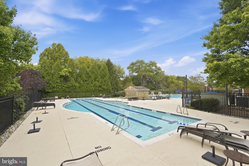 18441 LANIER ISLAND SQUARE