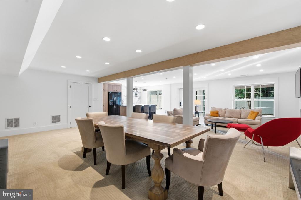 18441 LANIER ISLAND SQUARE