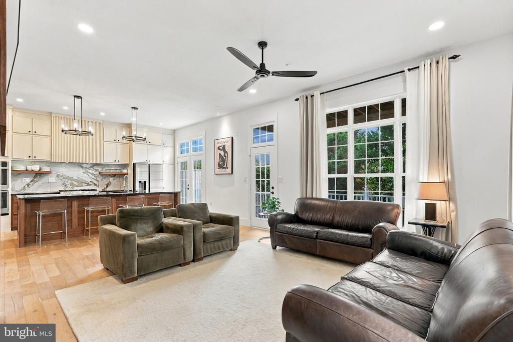 18441 LANIER ISLAND SQUARE