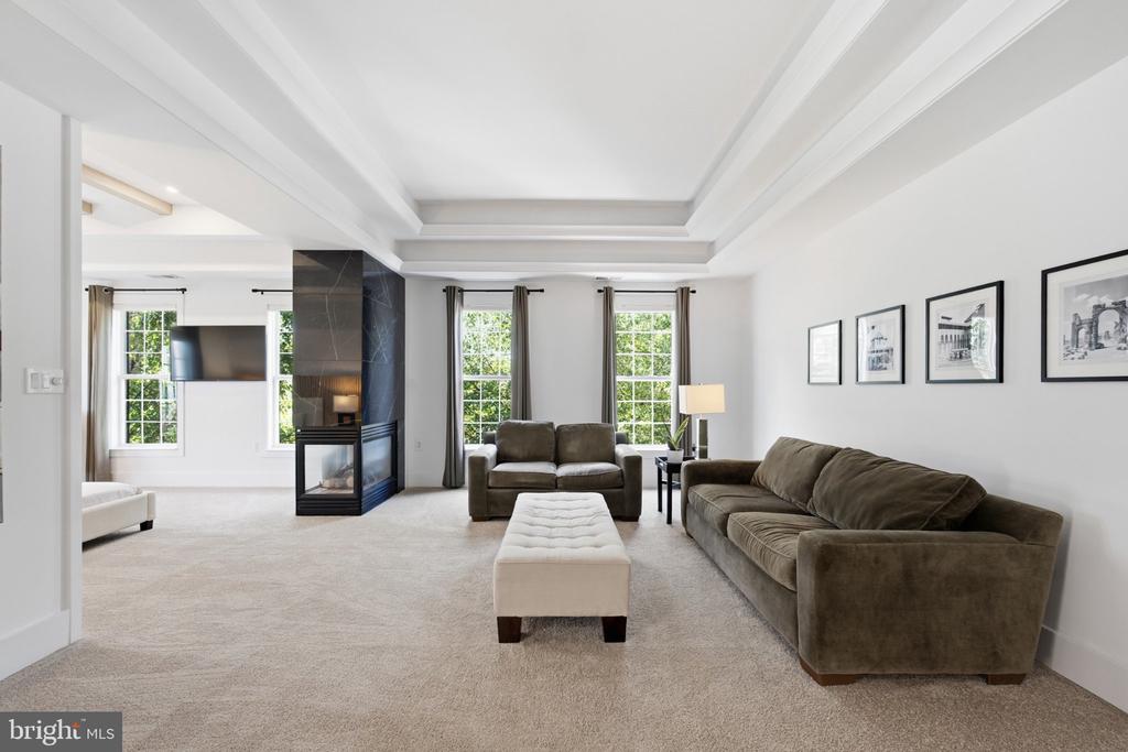 18441 LANIER ISLAND SQUARE