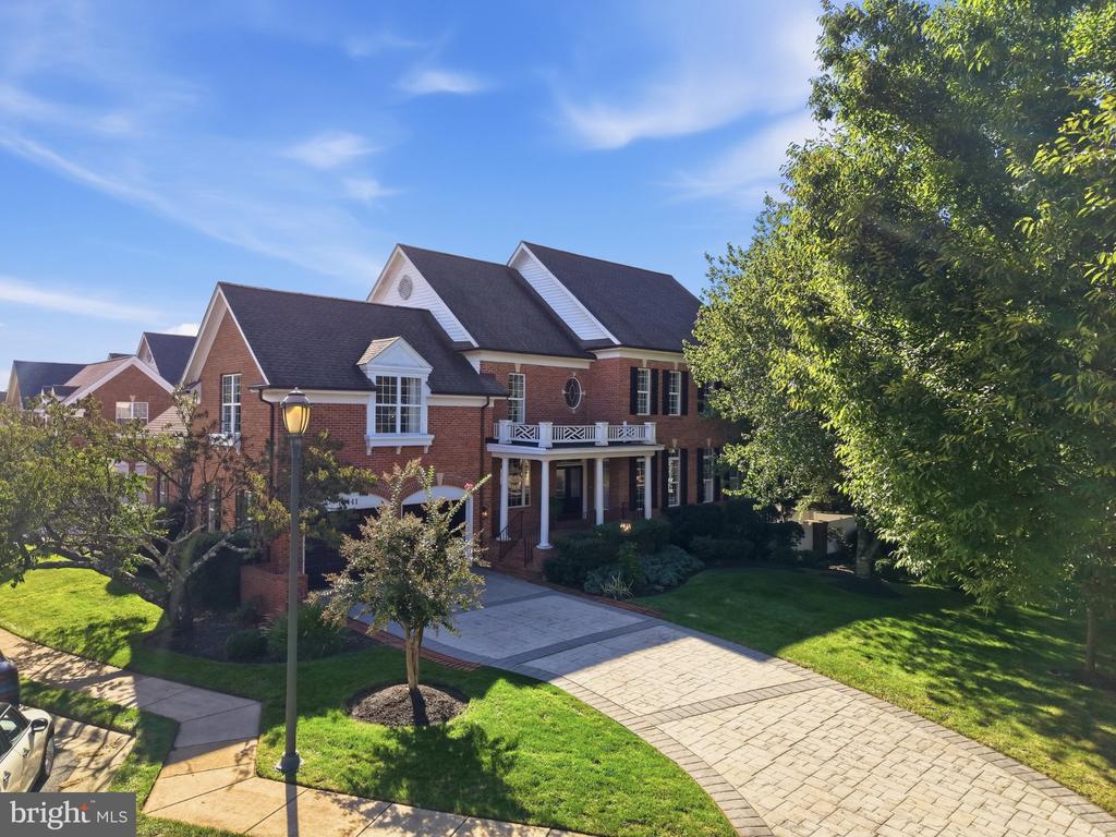 18441 LANIER ISLAND SQUARE