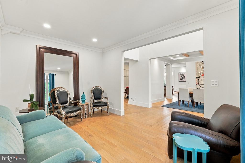 18441 LANIER ISLAND SQUARE