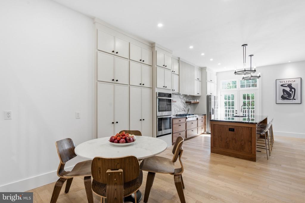 18441 LANIER ISLAND SQUARE
