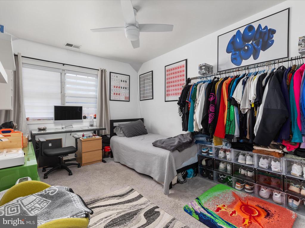 8446 WILLOW GLEN COURT