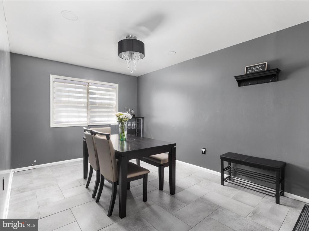 8446 WILLOW GLEN COURT