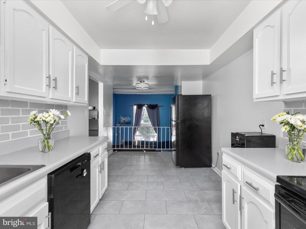 8446 WILLOW GLEN COURT
