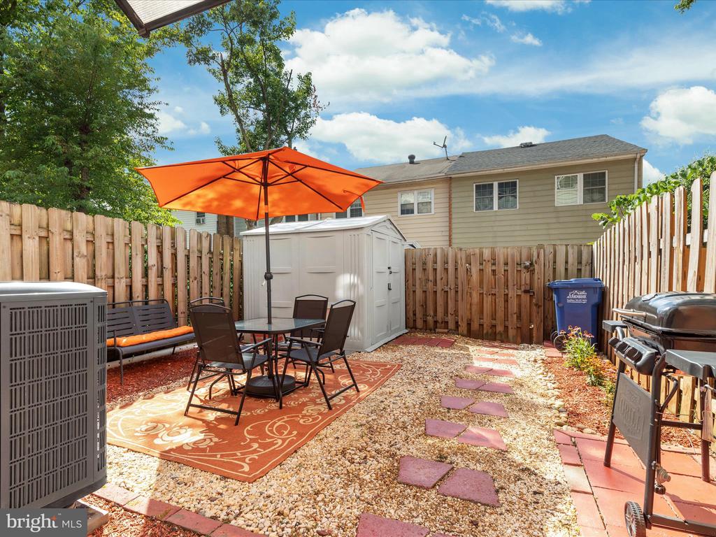 8446 WILLOW GLEN COURT