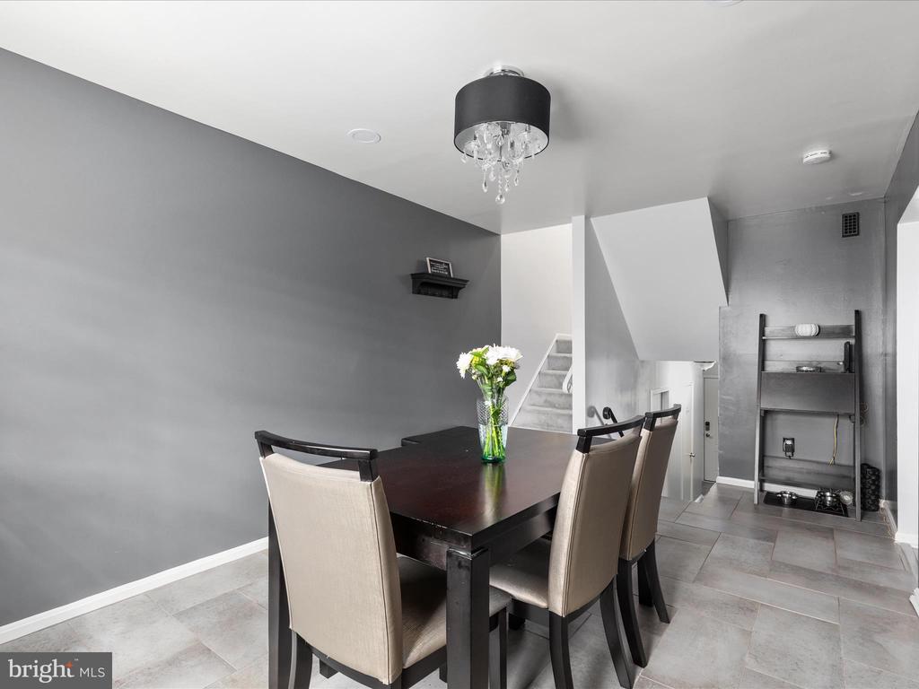 8446 WILLOW GLEN COURT