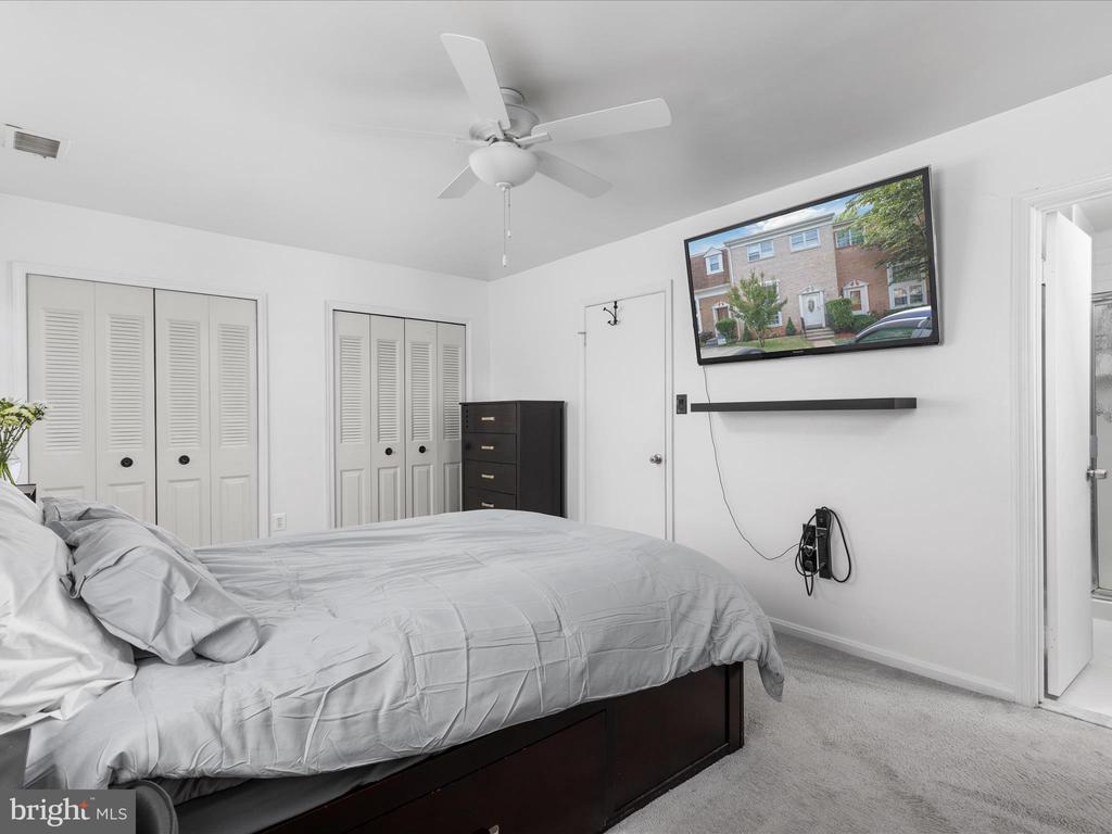 8446 WILLOW GLEN COURT