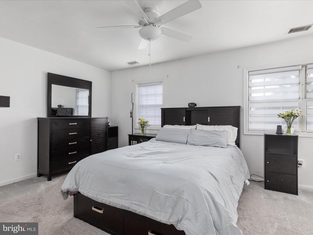 8446 WILLOW GLEN COURT