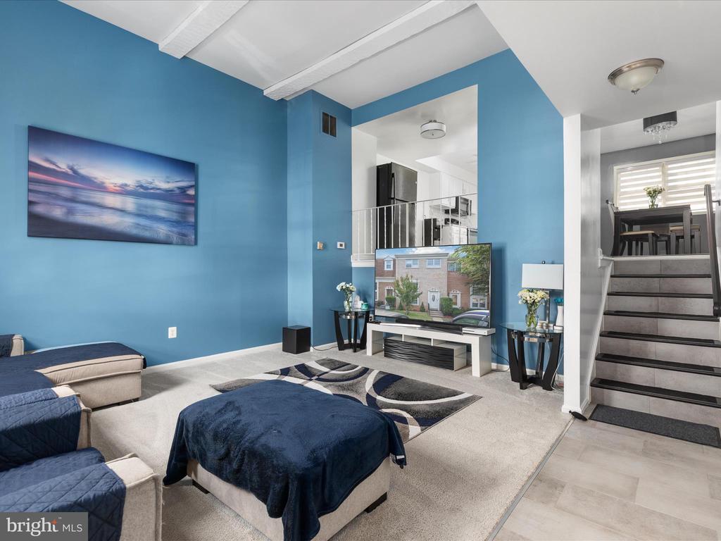 8446 WILLOW GLEN COURT