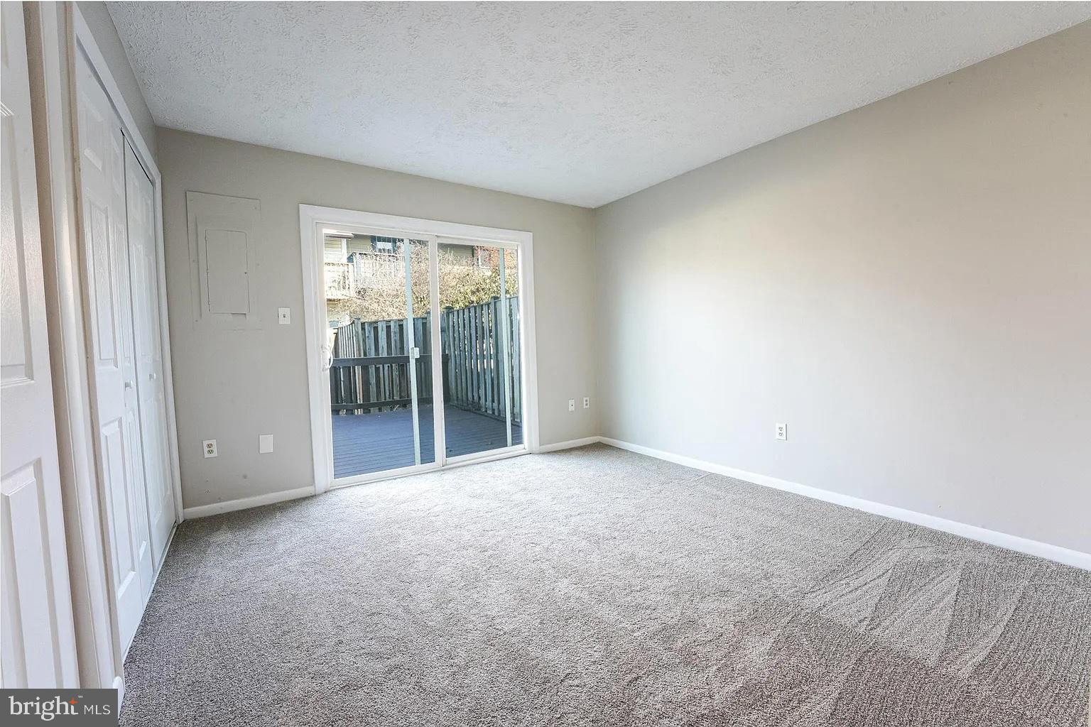 9210 EASTON COURT