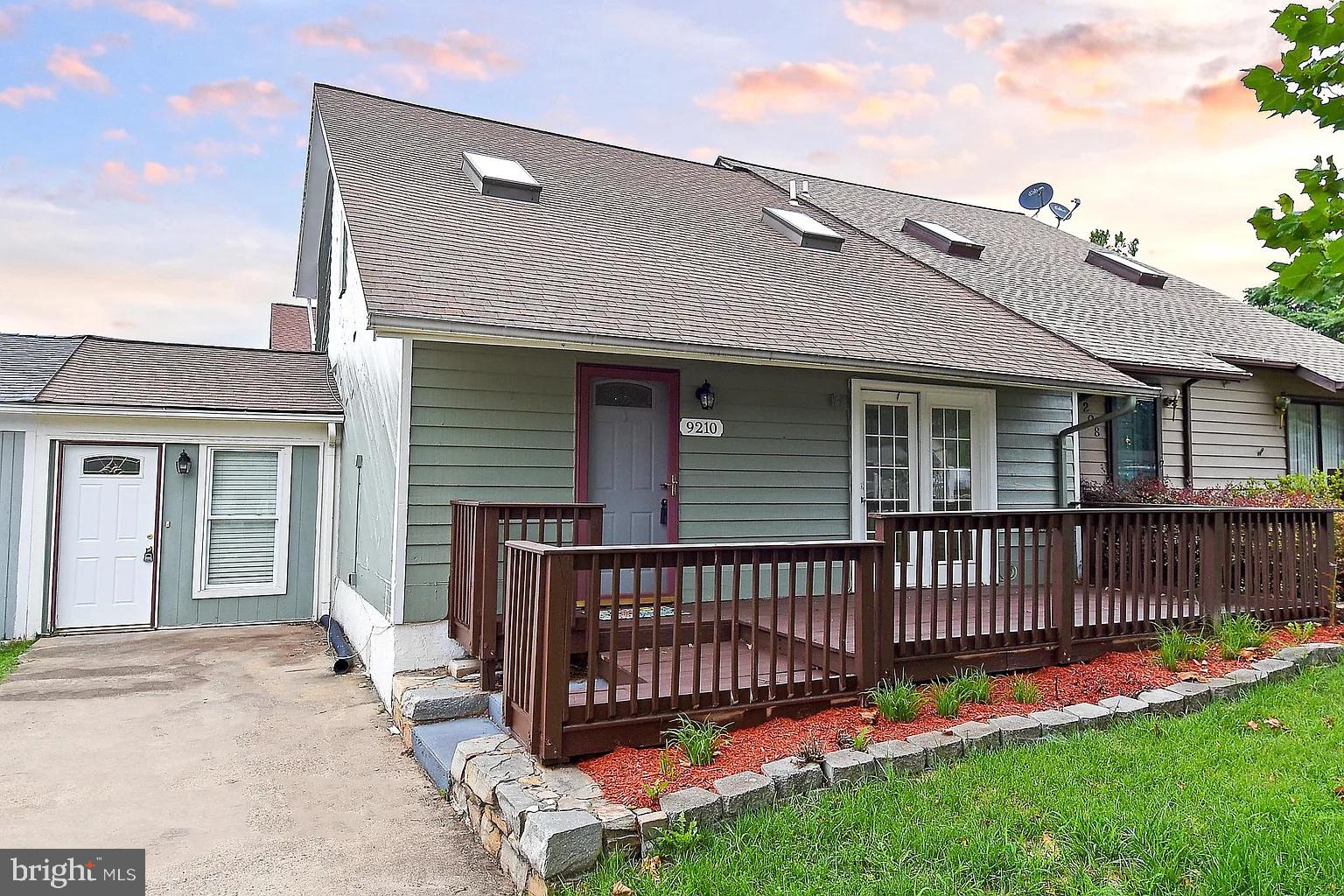 9210 EASTON COURT