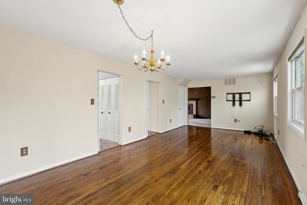 9216 TIMBERWOOD COURT