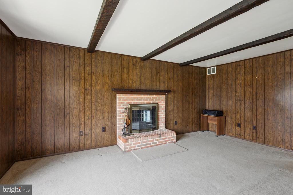 9216 TIMBERWOOD COURT