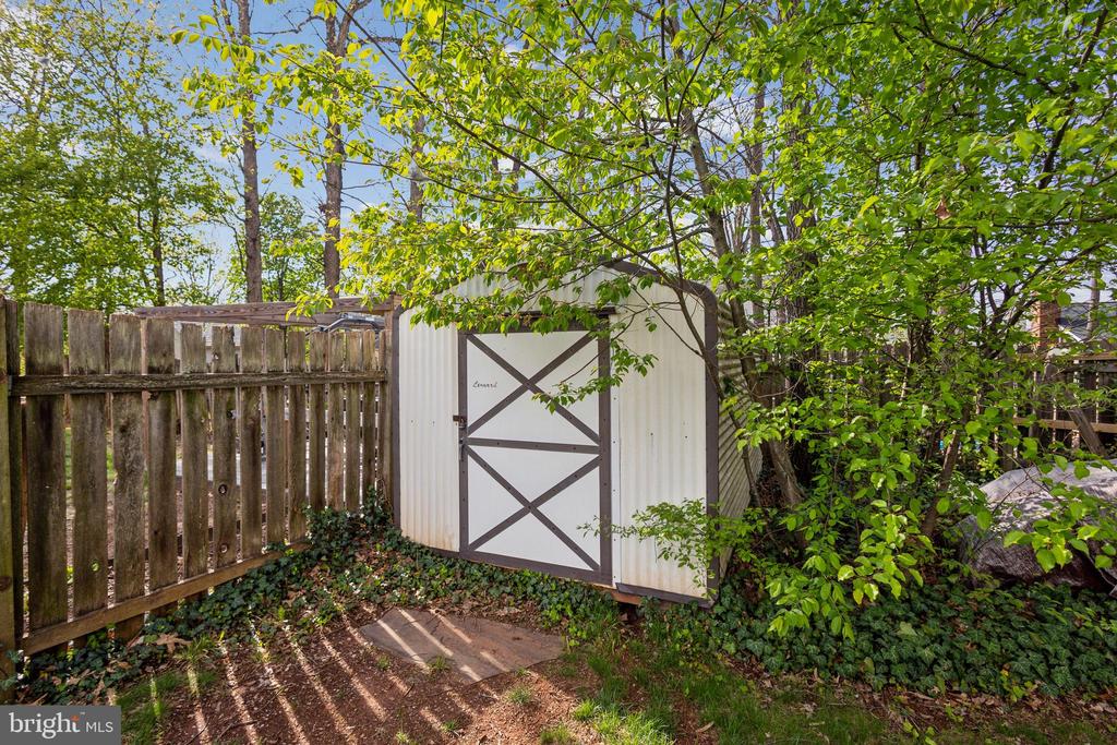 9216 TIMBERWOOD COURT