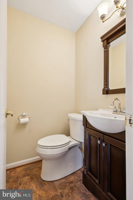 9216 TIMBERWOOD COURT