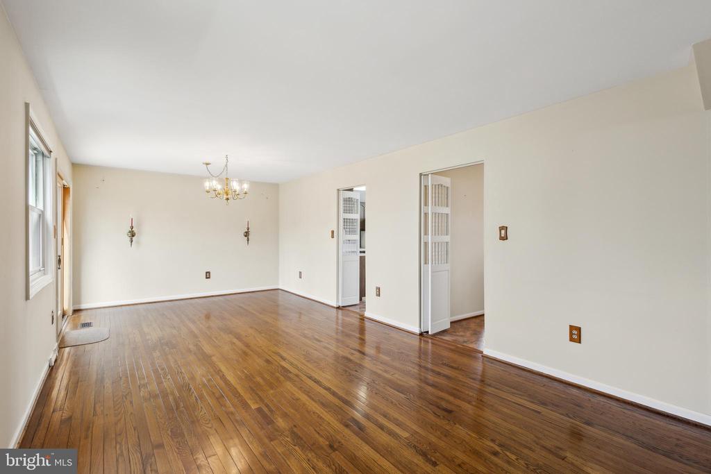 9216 TIMBERWOOD COURT
