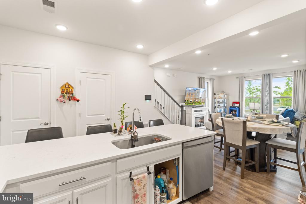 10424 RATCLIFFE TRAIL