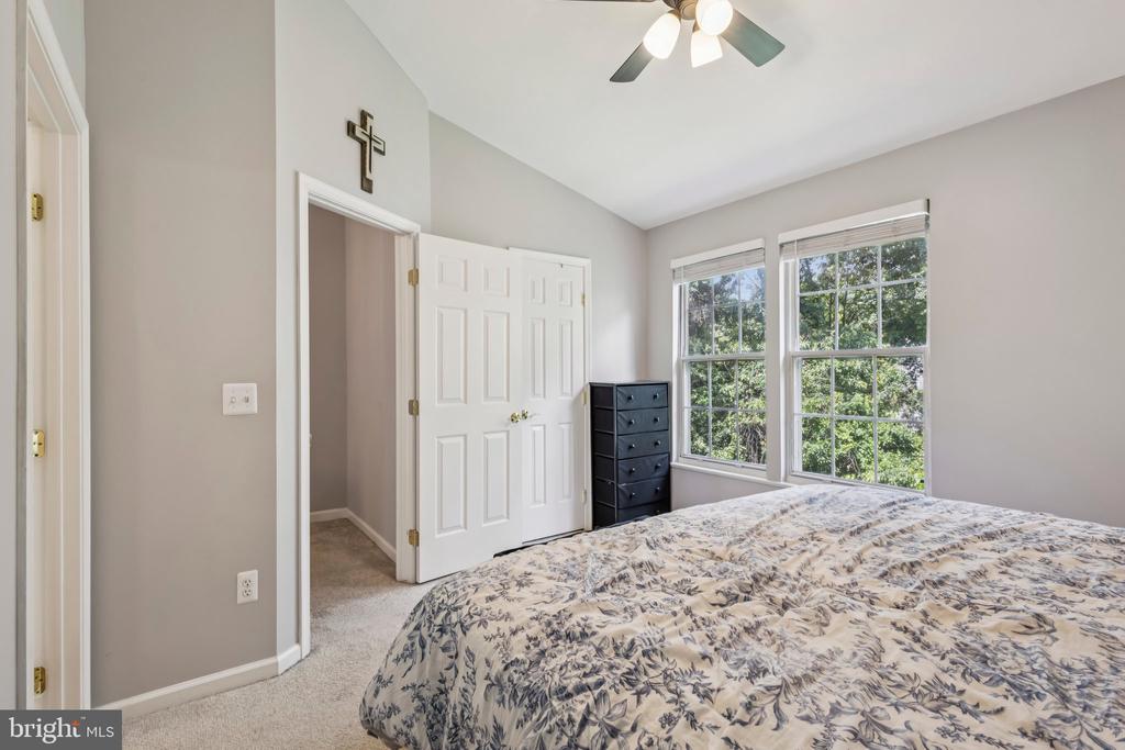 9440 TEABERRY COURT
