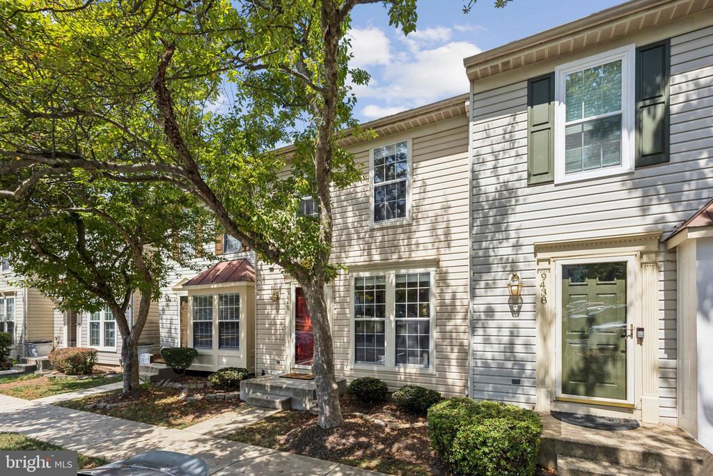 9440 TEABERRY COURT