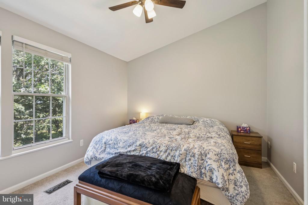 9440 TEABERRY COURT