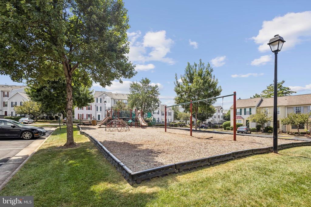 9440 TEABERRY COURT