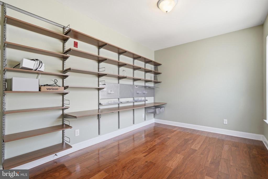 9202 CHARLESTON DRIVE Unit: 402