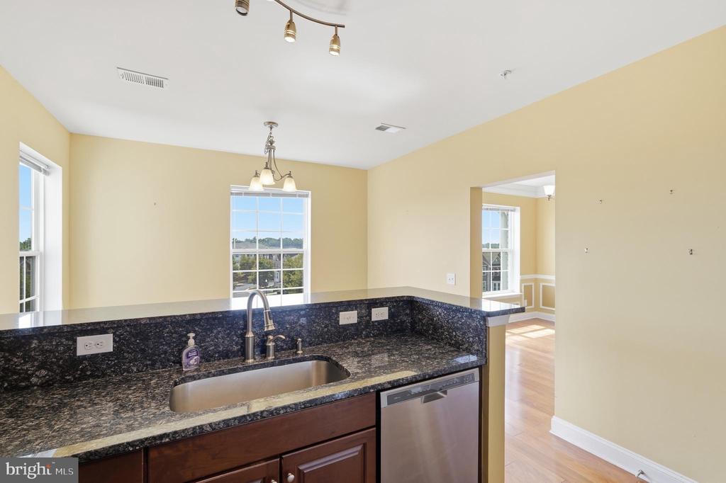 9202 CHARLESTON DRIVE Unit: 402