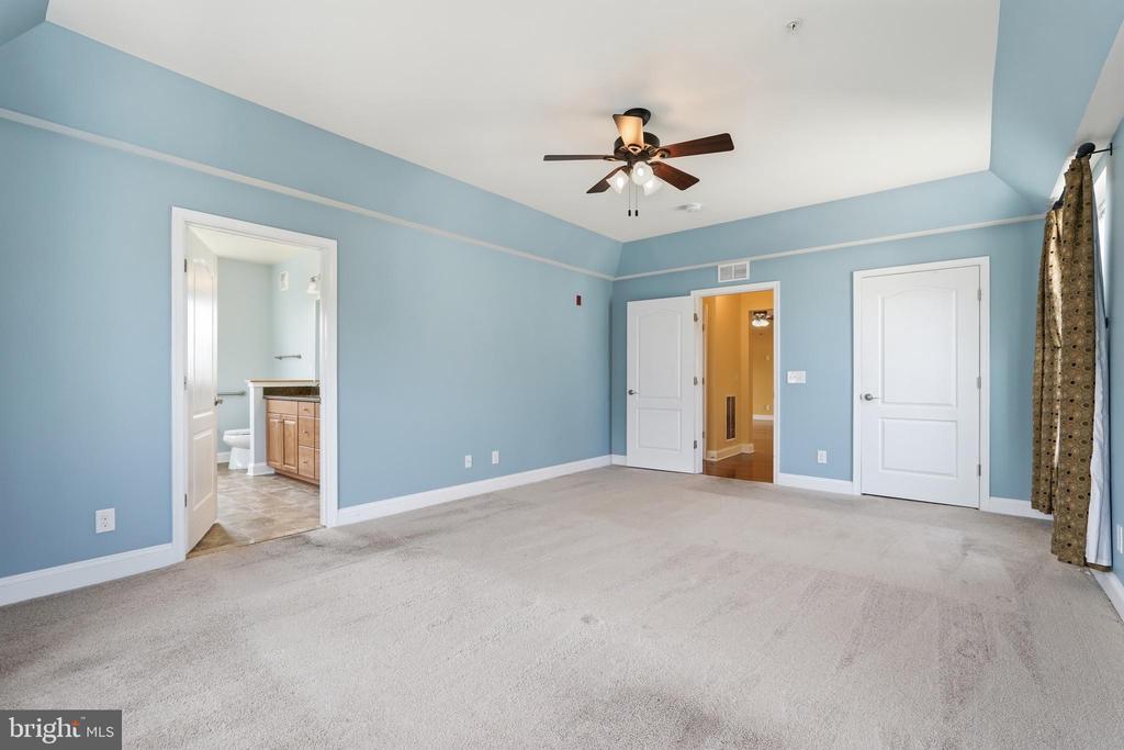 9202 CHARLESTON DRIVE Unit: 402