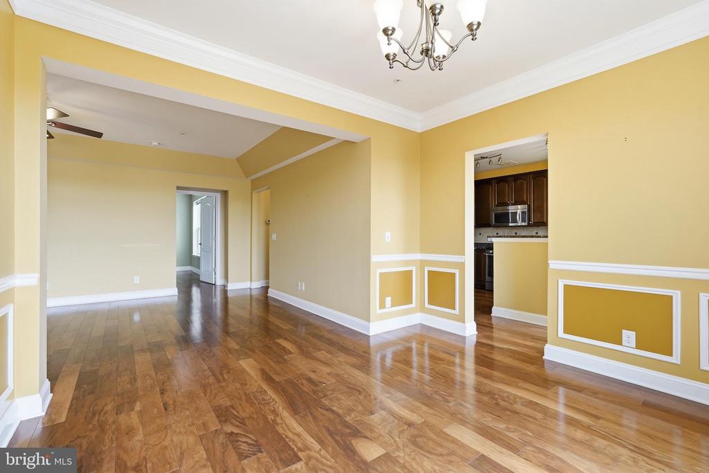 9202 CHARLESTON DRIVE Unit: 402