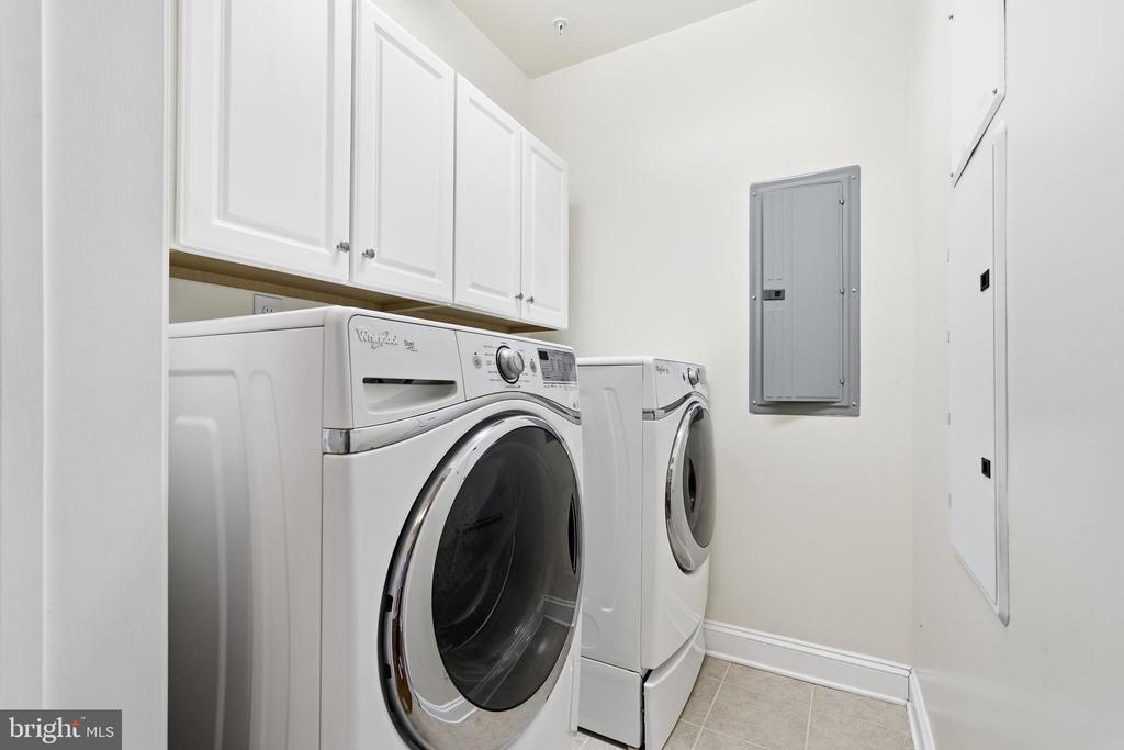 9202 CHARLESTON DRIVE Unit: 402