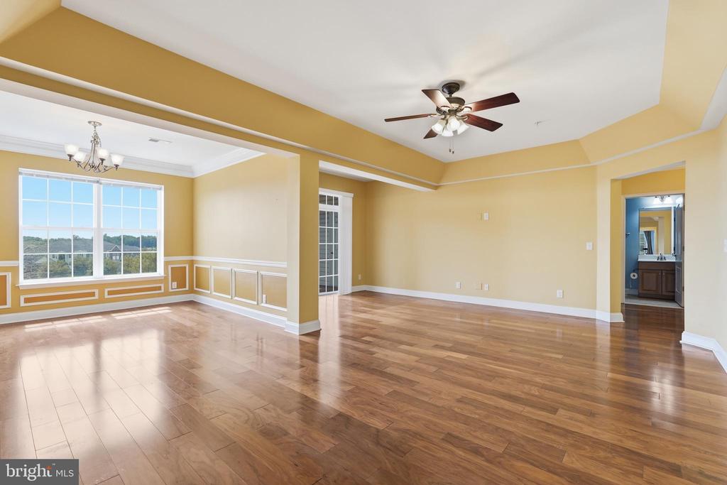 9202 CHARLESTON DRIVE Unit: 402