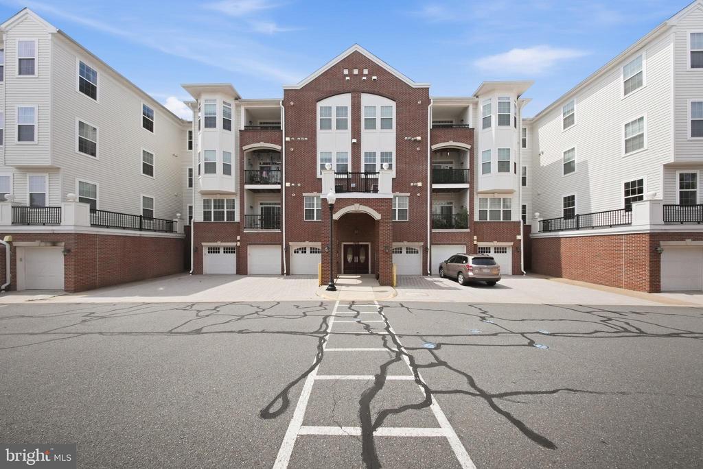 9202 CHARLESTON DRIVE Unit: 402