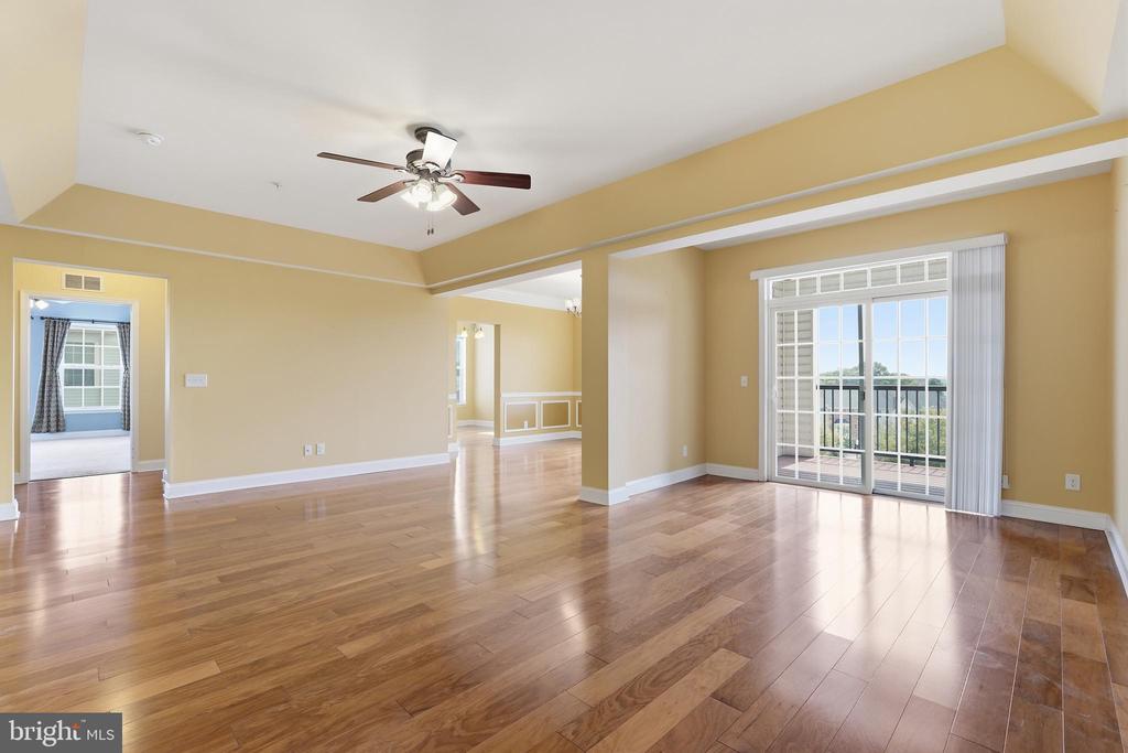 9202 CHARLESTON DRIVE Unit: 402