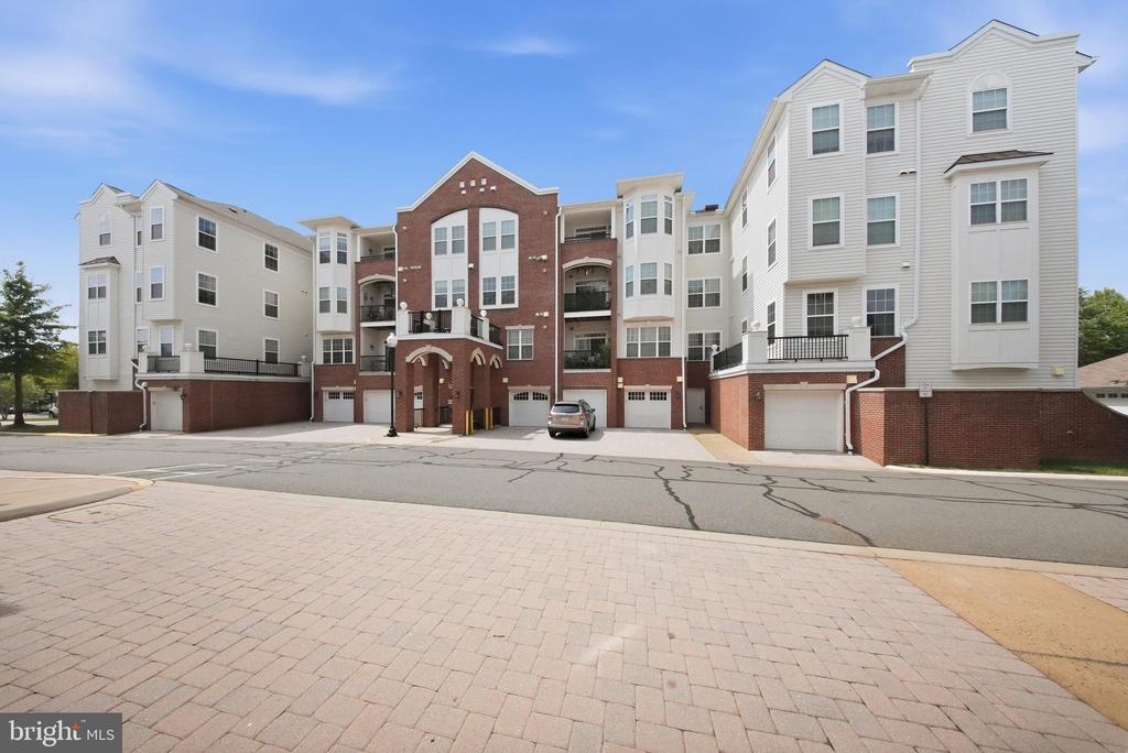9202 CHARLESTON DRIVE Unit: 402