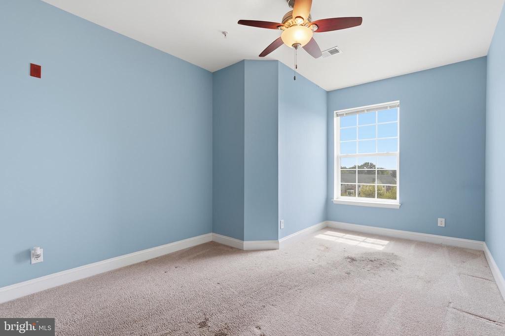 9202 CHARLESTON DRIVE Unit: 402