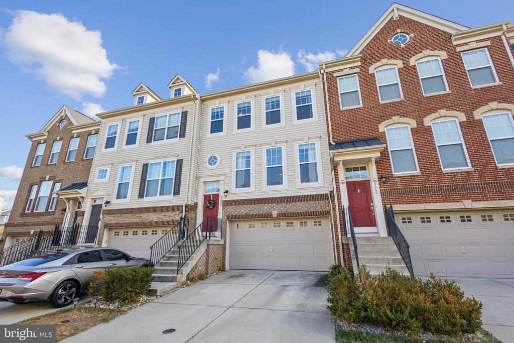 9059 ISABEL LANE